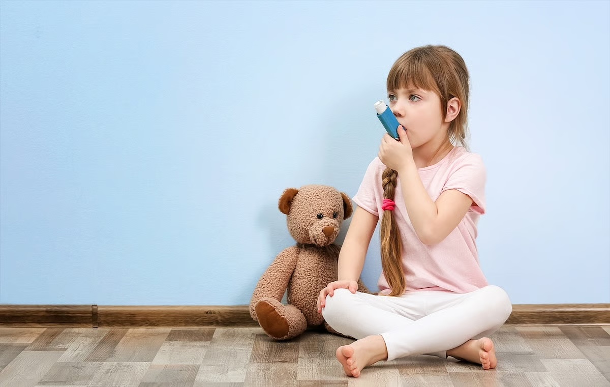 『小児喘息の発作予防にはブデソニド・ホルモテロールがサルブタモールより有効』のイメージ